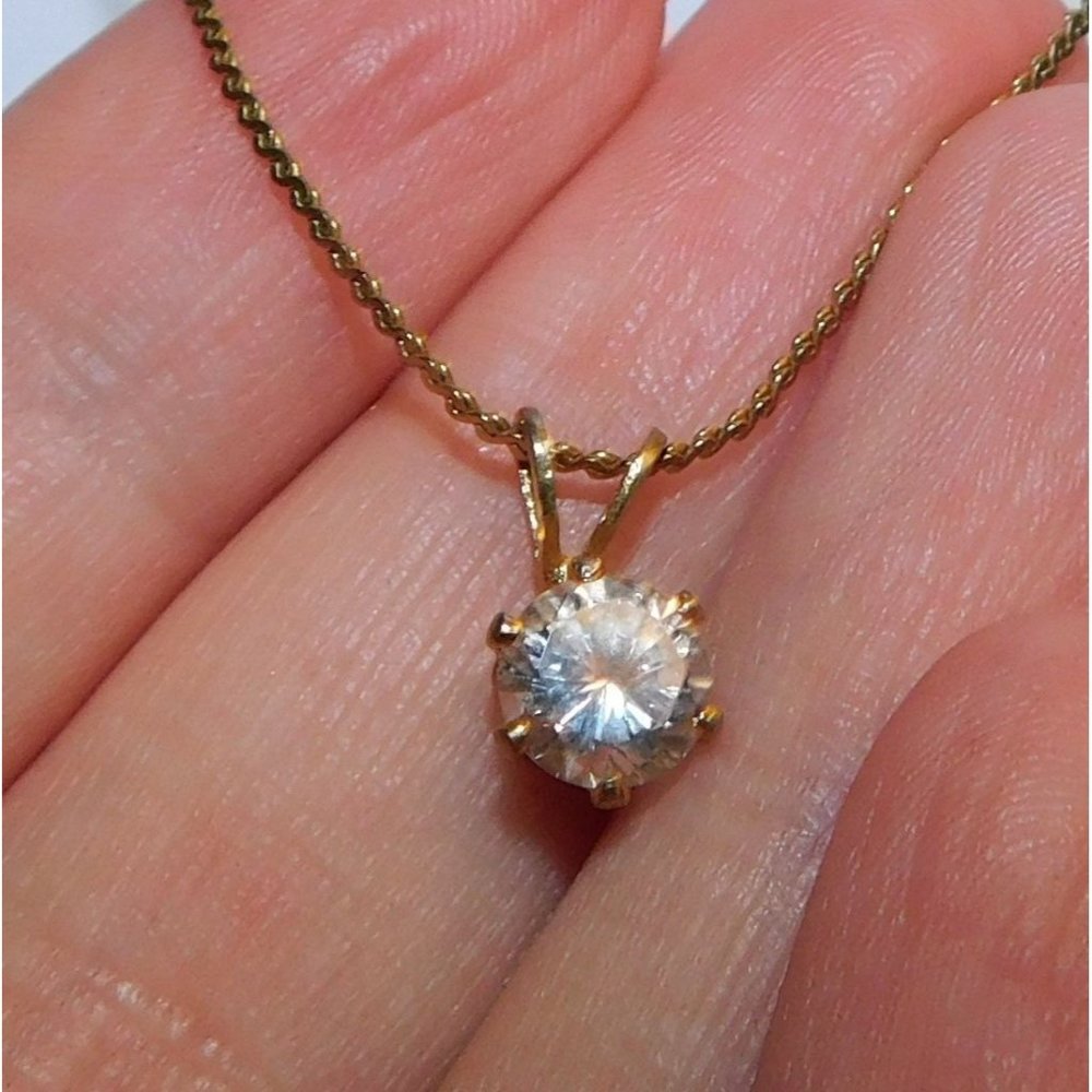 Dazzling Glass Stone Necklace